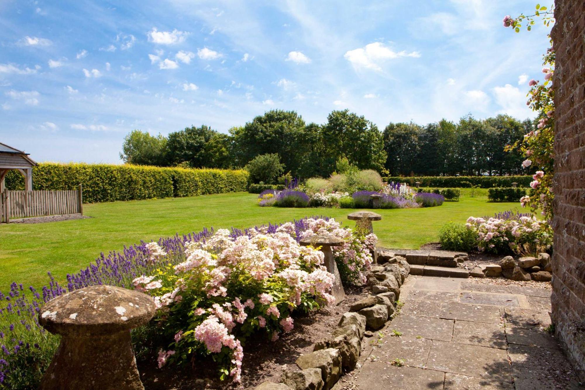 Overtown Manor Bed And Breakfast Swindon Exterior foto