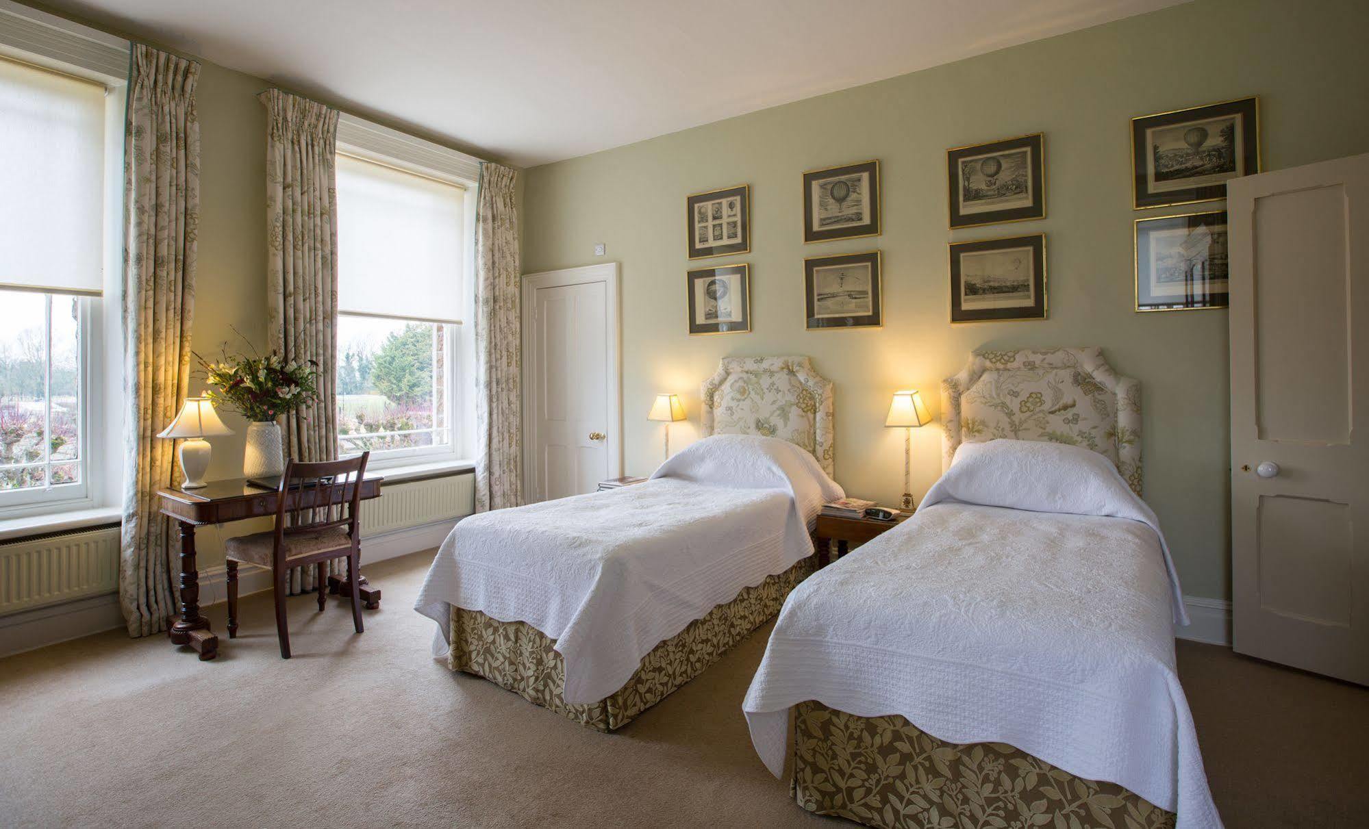 Overtown Manor Bed And Breakfast Swindon Exterior foto